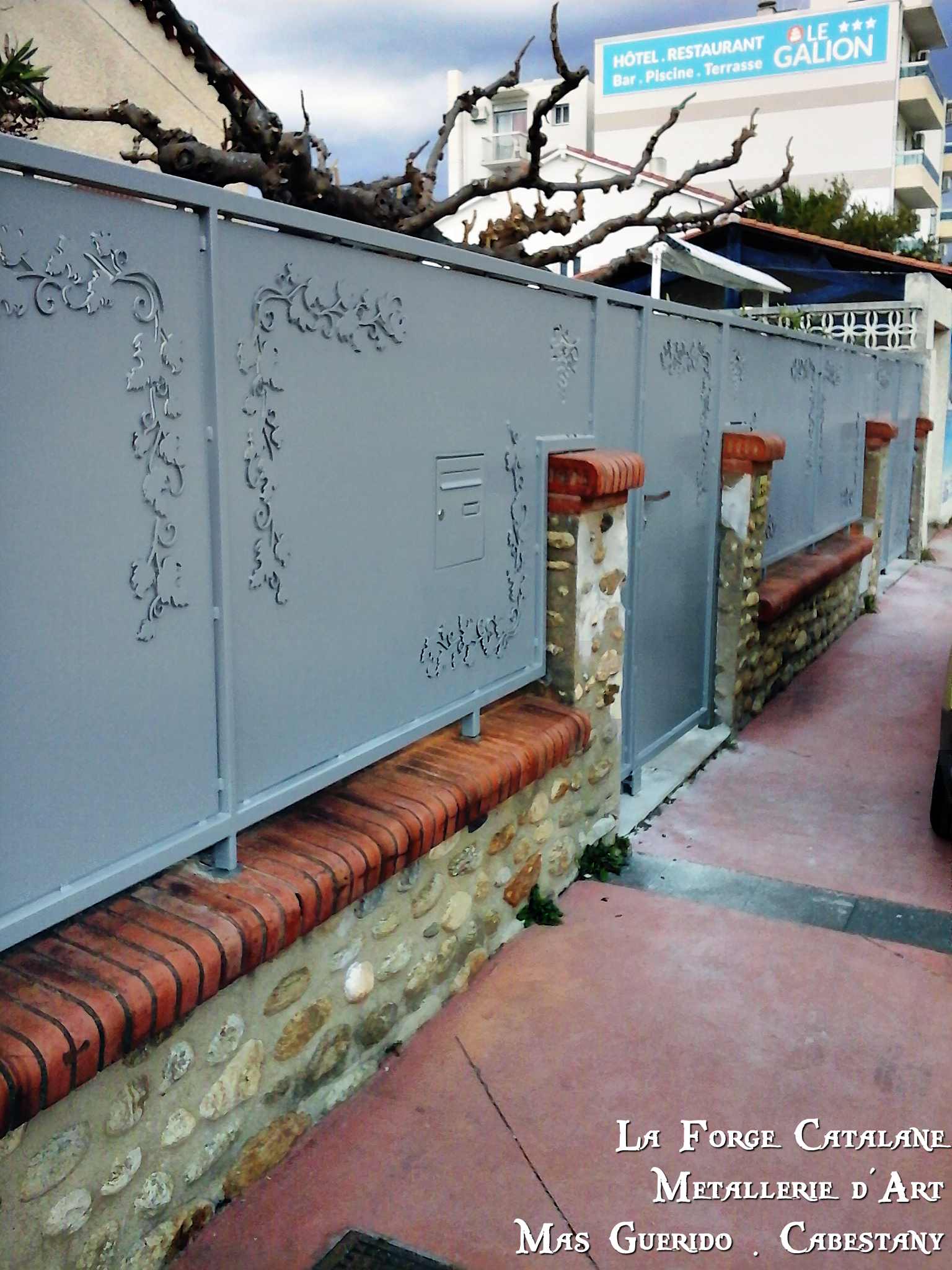 cloture avec decoupe laser Forge Catalane.jpg